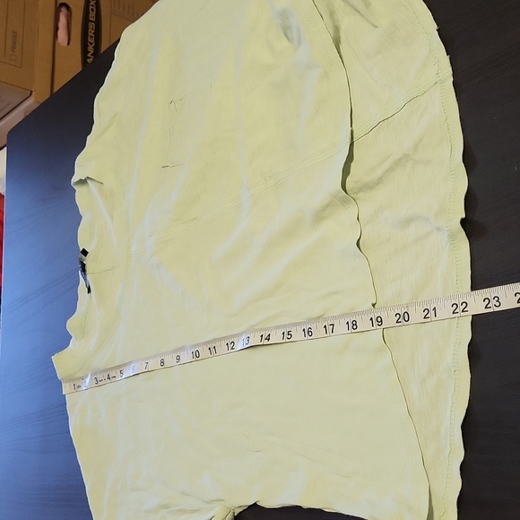 La La Land Creative Co Green High Low Hem Small Front Pocket T-Shirt Size Large - Picture 9 of 9